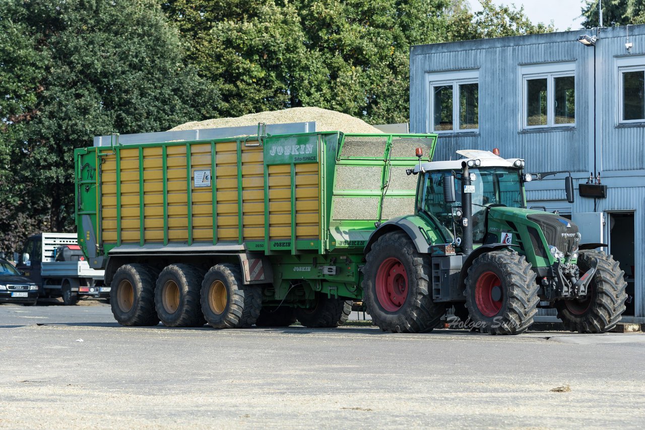 Bild 105 - Maisernte